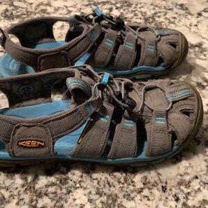Keen Sandals Kids size 6